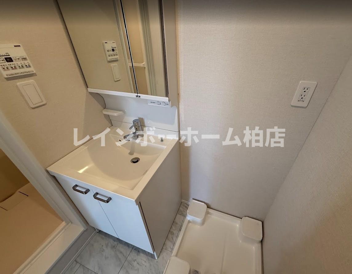 洗面設備　広い洗面スペース