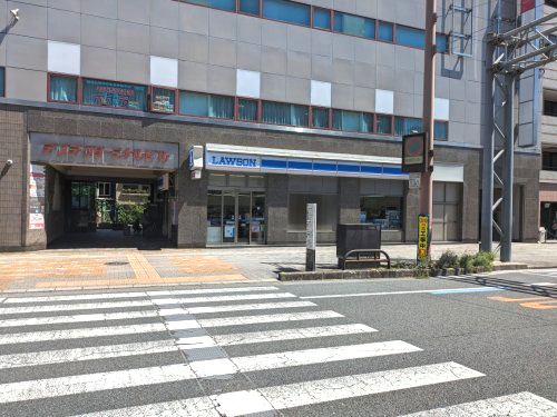 コンビニ　ローソン 高知デンテツターミナル店（コンビニ）まで306m