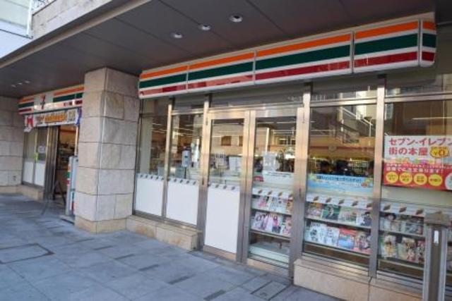 コンビニ　セブンイレブン虎ノ門5丁目店（コンビニ）まで272m