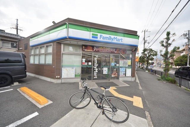 コンビニ　ファミリーマート　豊中北条町（コンビニ）まで246m