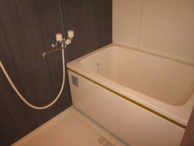 バス・シャワールーム　ゆったりとくつろげるお風呂です