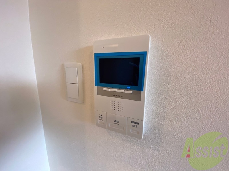 セキュリティ　ＴＶモニター付インターホンです。来客者の顔が見えるので安心！