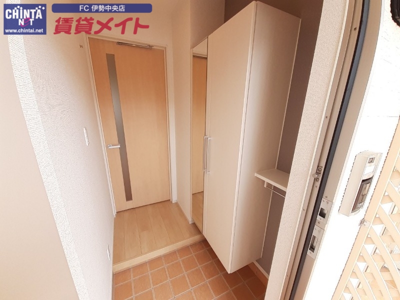 玄関　同型参考写真