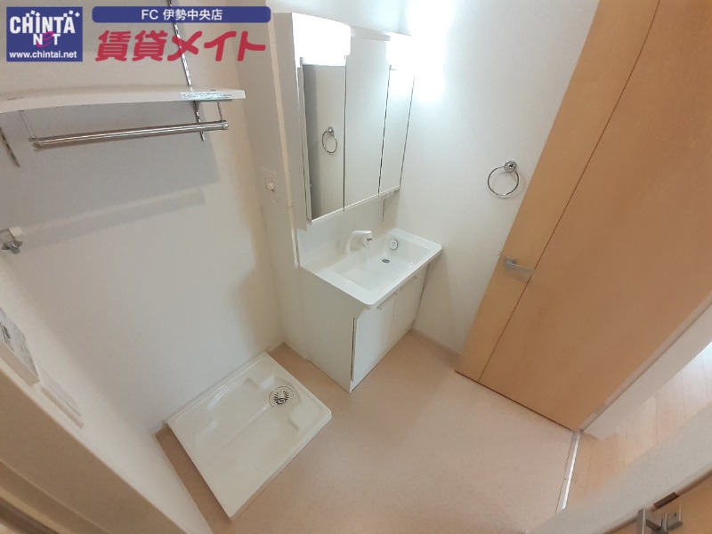 洗面設備　同型参考写真