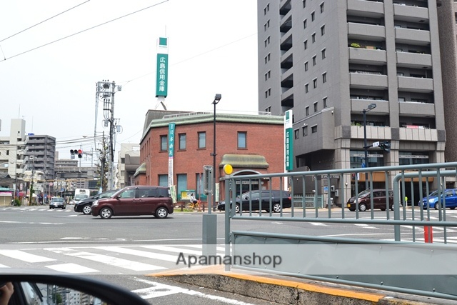 銀行　広島信用金庫白島支店（銀行）まで294m