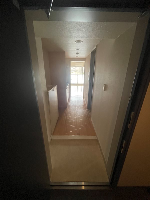 玄関　別部屋のお写真です。ご参考までに！