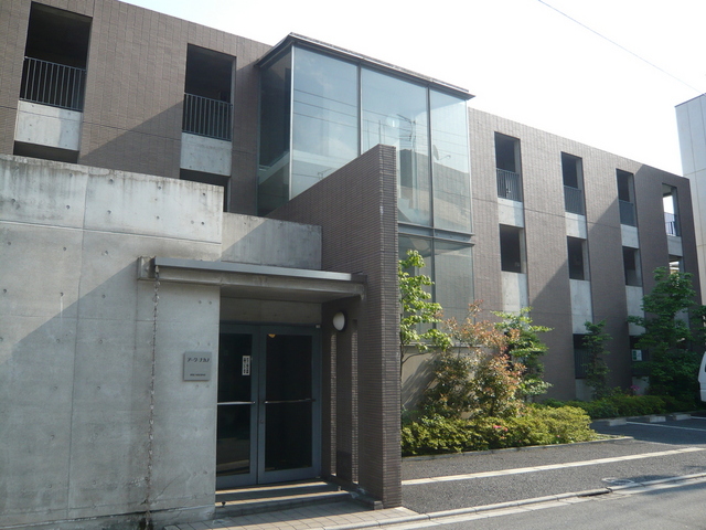 建物外観　都会的でスタイリッシュな外観