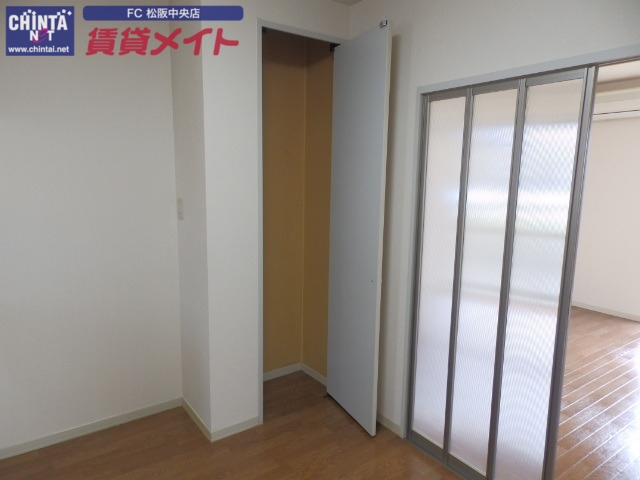 収納　同型参考写真