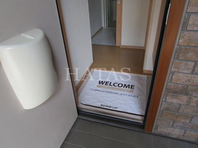 玄関　同物件別部屋です