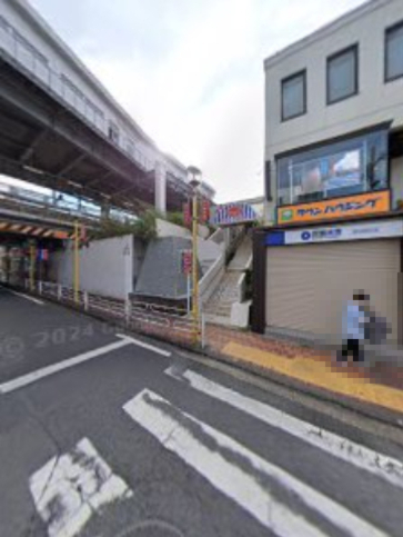飲食店　ジョナサン 菊名駅前店（飲食店）まで598m