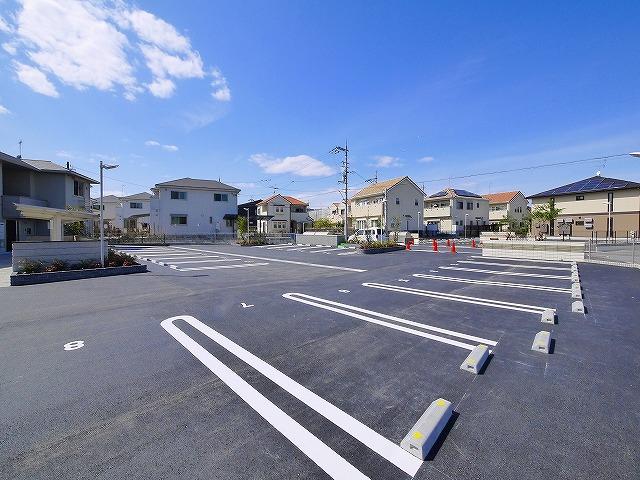 駐車場　駐車場に車を止められます