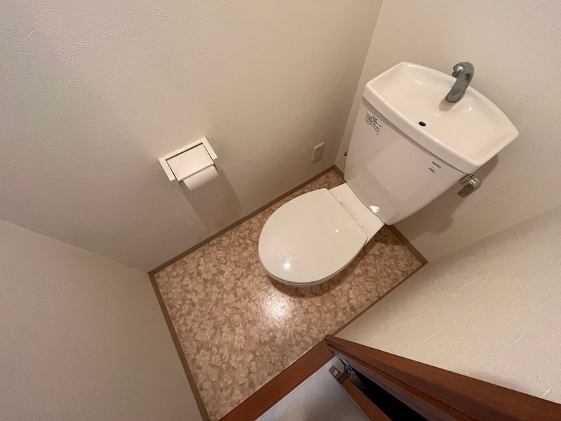 トイレ　※別号室の写真使用中