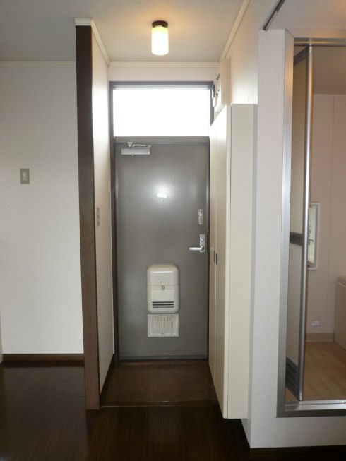 玄関　実際の仕様とは異なる可能性があります。