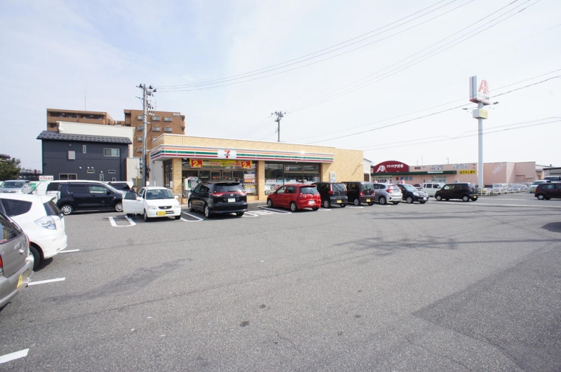 コンビニ　セブンイレブン新潟逢谷内店（コンビニ）まで203m