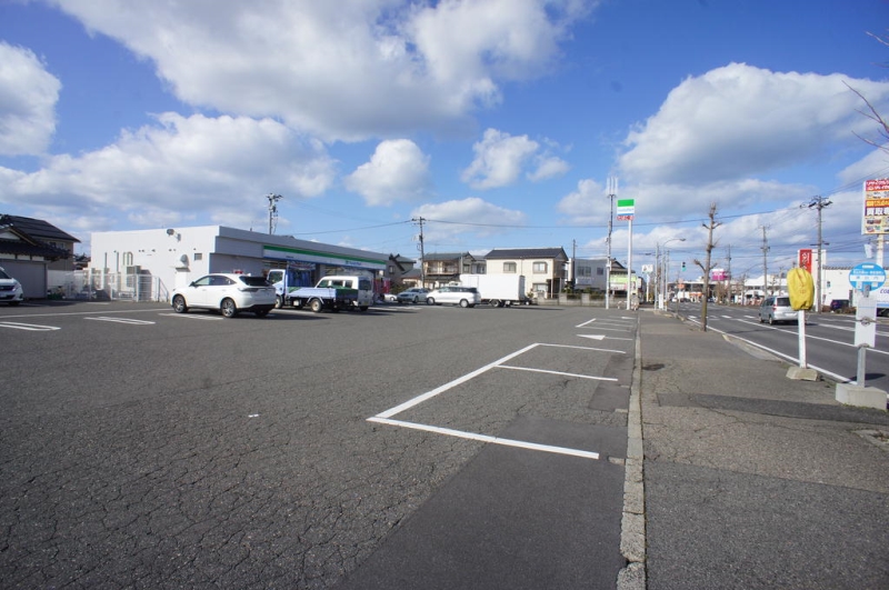 コンビニ　ファミリーマート新潟逢谷内店（コンビニ）まで306m