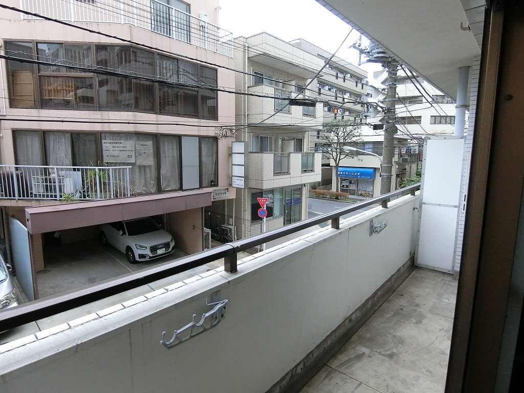 バルコニー　東向き　静かな住環境