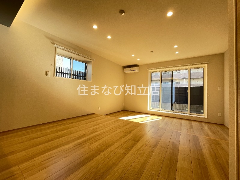 居室・リビング　別部屋写真