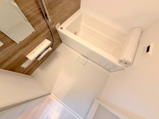 バス・シャワールーム　広めのお風呂は一日の疲れを癒してくれます。