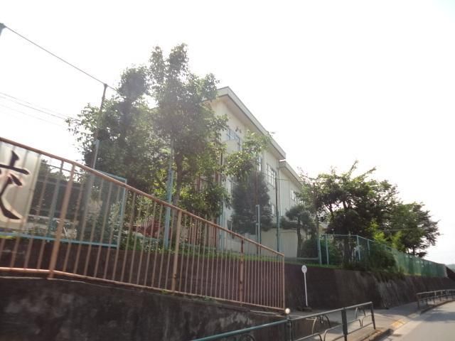 中学校　川口中学校（中学校）まで810m