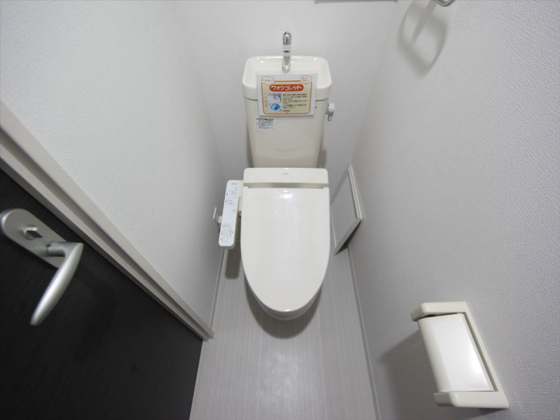 トイレ　温水洗浄便座付トイレ