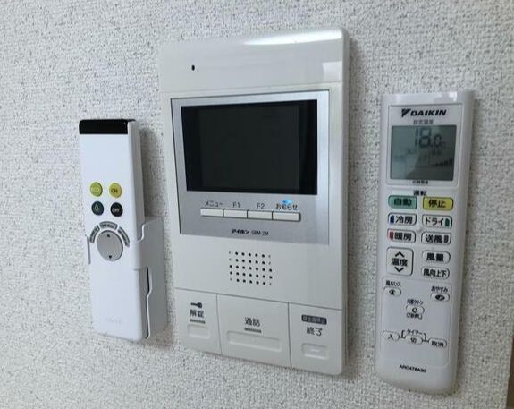 セキュリティ　モニター付きインターホン