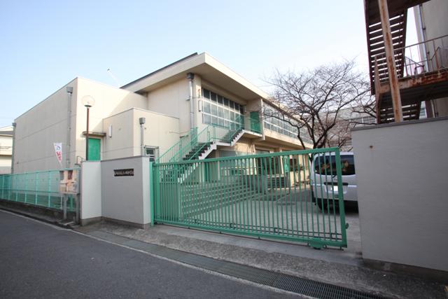 中学校　東大阪市立 上小阪中学校（中学校）まで281m