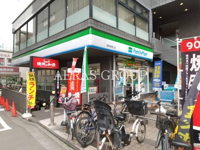 コンビニ　ファミリーマート 調布駅南口店（コンビニ）まで227m