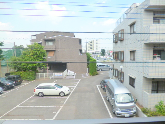 眺望　★目の前は駐車場で眺望良好です♪