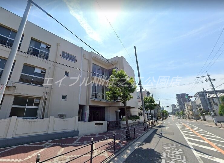小学校　大阪市立依羅小学校（小学校）まで547m