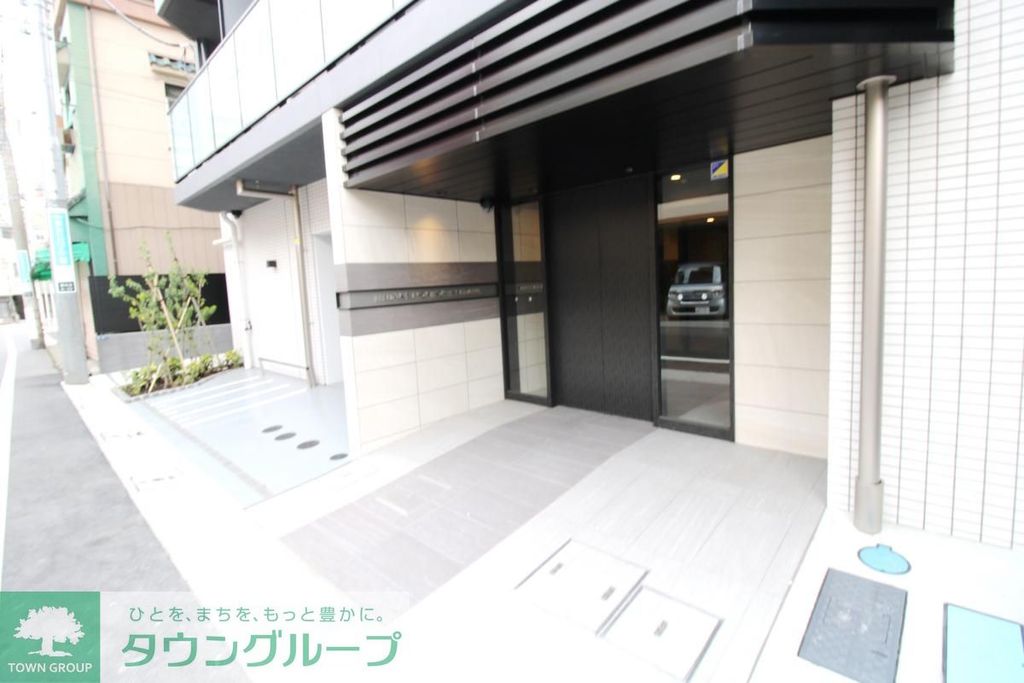 エントランス　駐車場