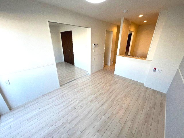 居室・リビング　※同タイプの部屋写真です