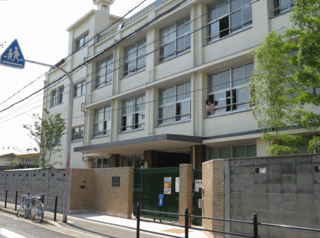 小学校　大阪市立西淡路小学校（小学校）まで990m