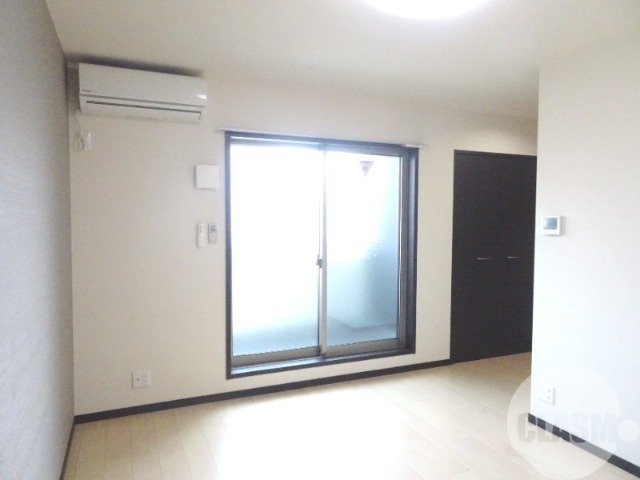 居室・リビング　明るいお部屋です♪