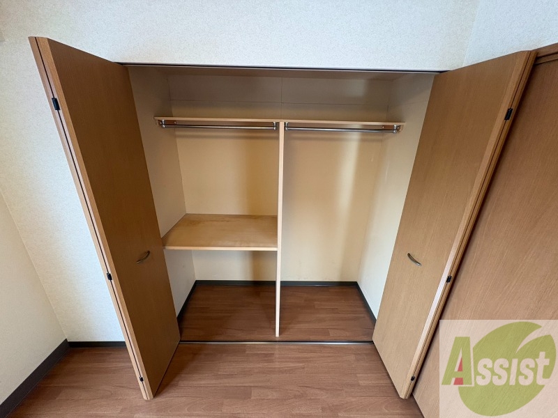 収納　寝室にあったクローゼット。荷物がたくさんあっても大丈夫。