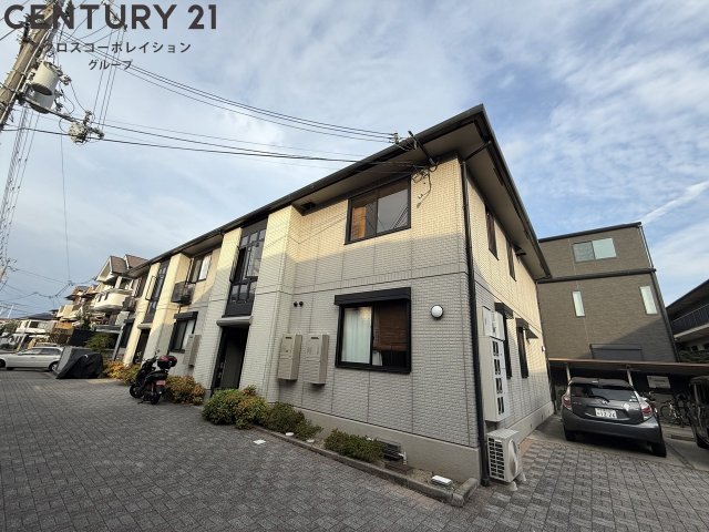 建物外観　モニター付きインターホンで安心です♪