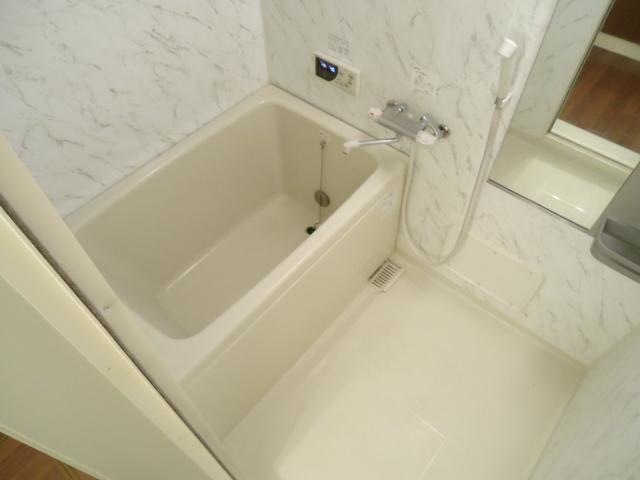 バス・シャワールーム　※同タイプの部屋写真です