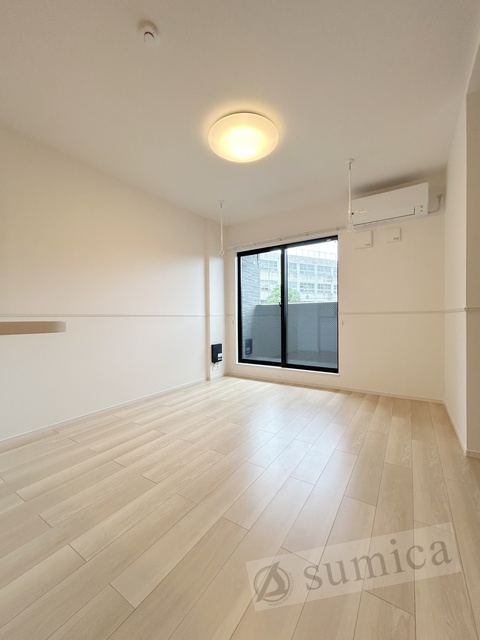 バルコニー　ワンちゃん猫ちゃんも嬉しい明るいお部屋です