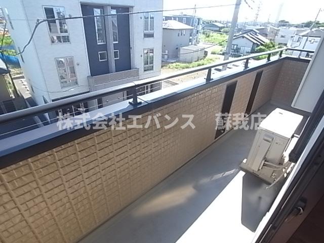 バルコニー　バルコニーからの眺めを楽しみながら食事をしませんか