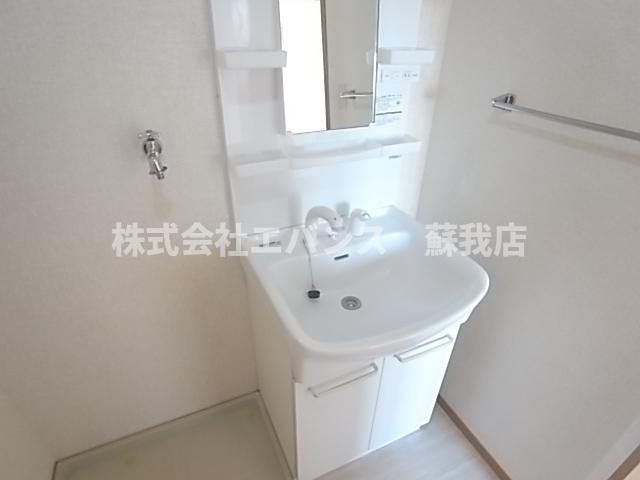 洗面設備　使いやすい独立洗面台です