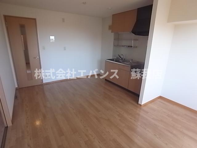 居室・リビング　こちらの居間で趣味の時間をお楽しみください