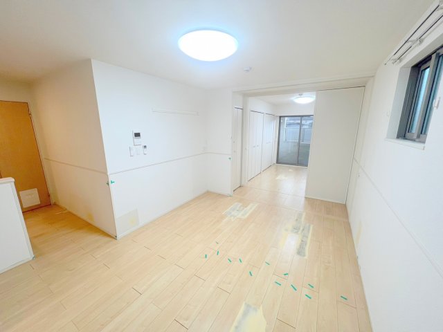 居室・リビング　解放感があって心地よいリビングです。