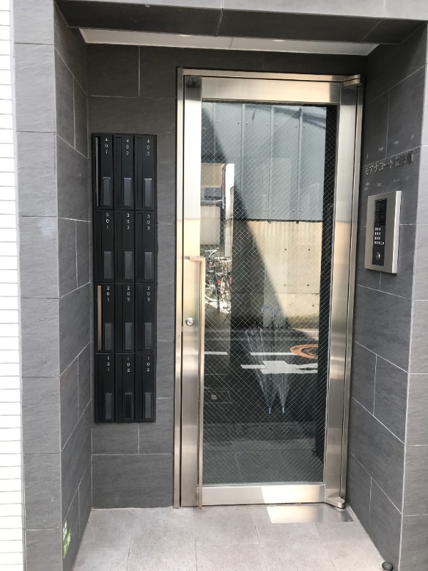エントランス　建物の内部です