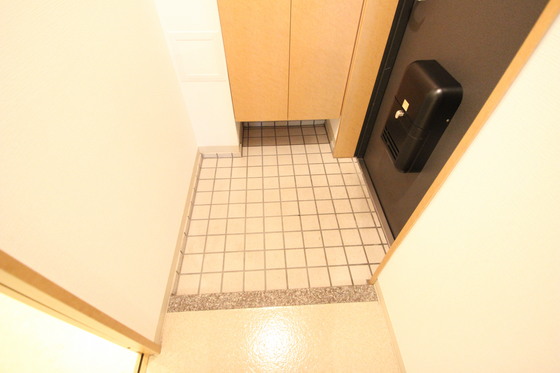 玄関　※別部屋の写真です