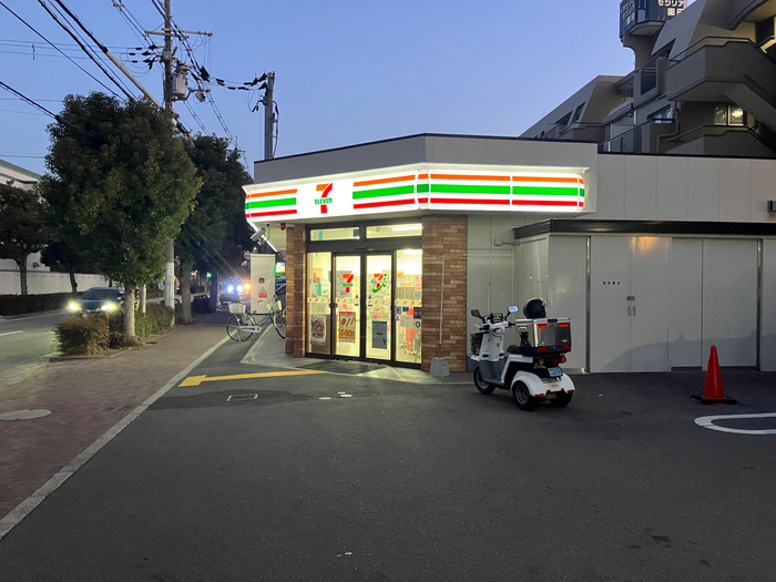 コンビニ　セブン-イレブン 尼崎椎堂1丁目店（コンビニ）まで550m