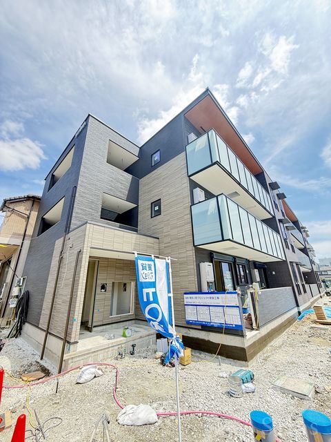 建物外観　建築中
