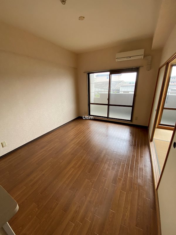 居室・リビング　※同タイプの他のお部屋です