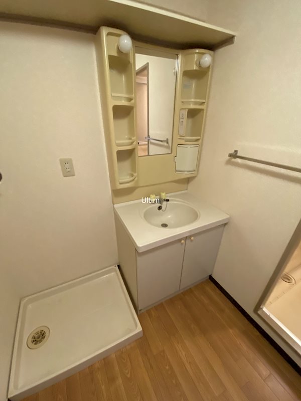 洗面設備　※同タイプの他のお部屋です