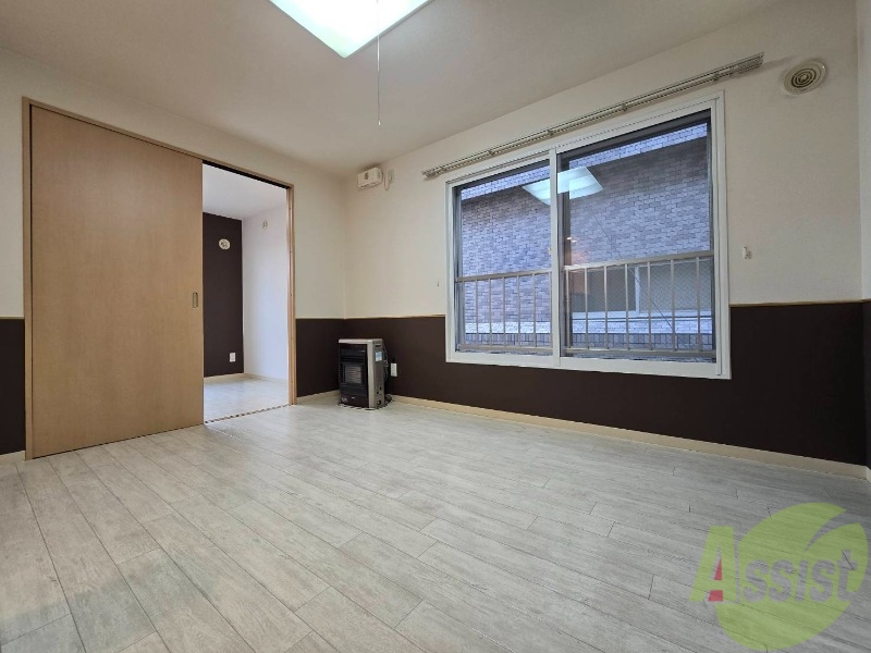 居室・リビング　広くてキレイなお部屋が広がっていて、充実した生活が送れそう。