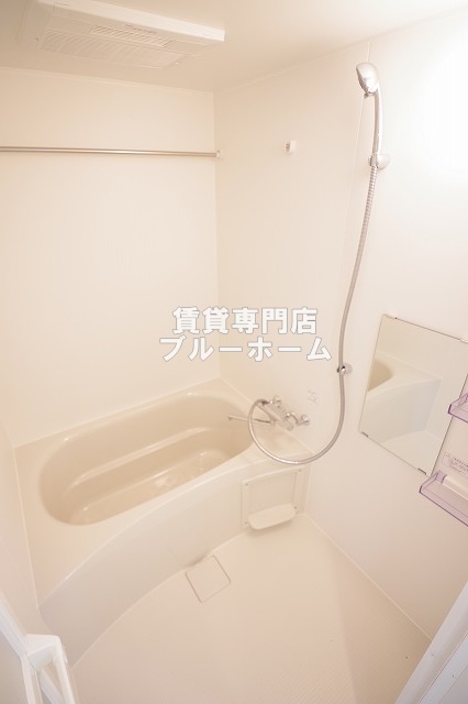 バス・シャワールーム　浴室乾燥付きバス！