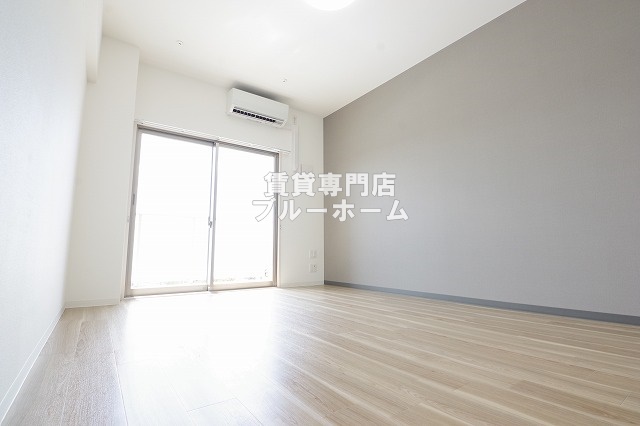 その他部屋・スペース　洋室広々9.1帖！